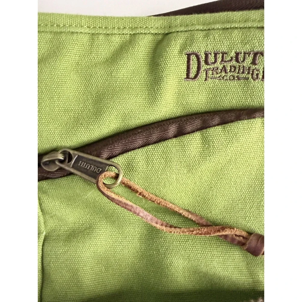 Duluth Trading Co Canvas Organizer Zip Crossbody Bag Green Brown Strap EUC